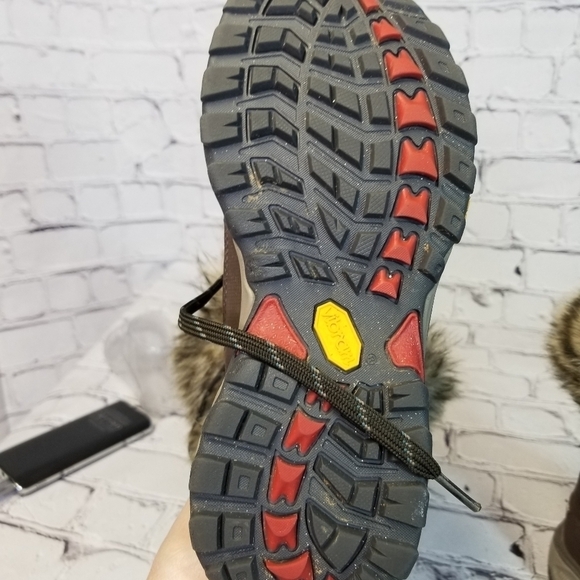 Eddie Bauer Solstice Fur winter boots - Picture 5 of 15